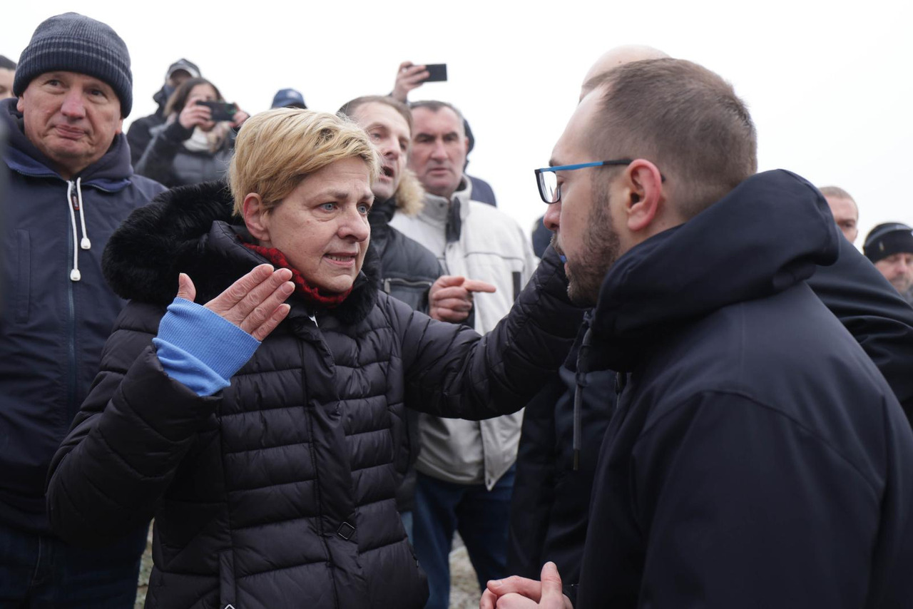 Bijesni mještani okružili Tomaševića Podnesi ostavku nemoj se