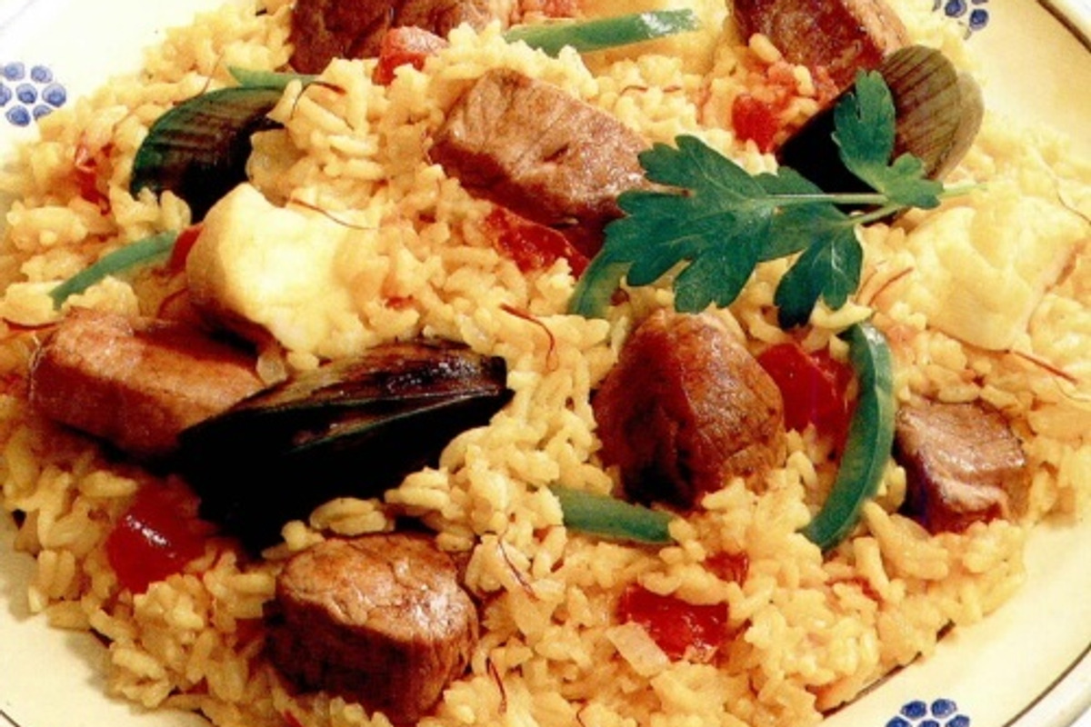 Paella Od Svinjetine I Morskih Plodova Ena Hr