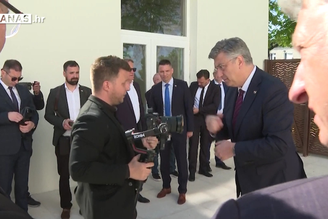 Novopečeni TikToker Andrej Plenković Pogledajte kako je snimao video