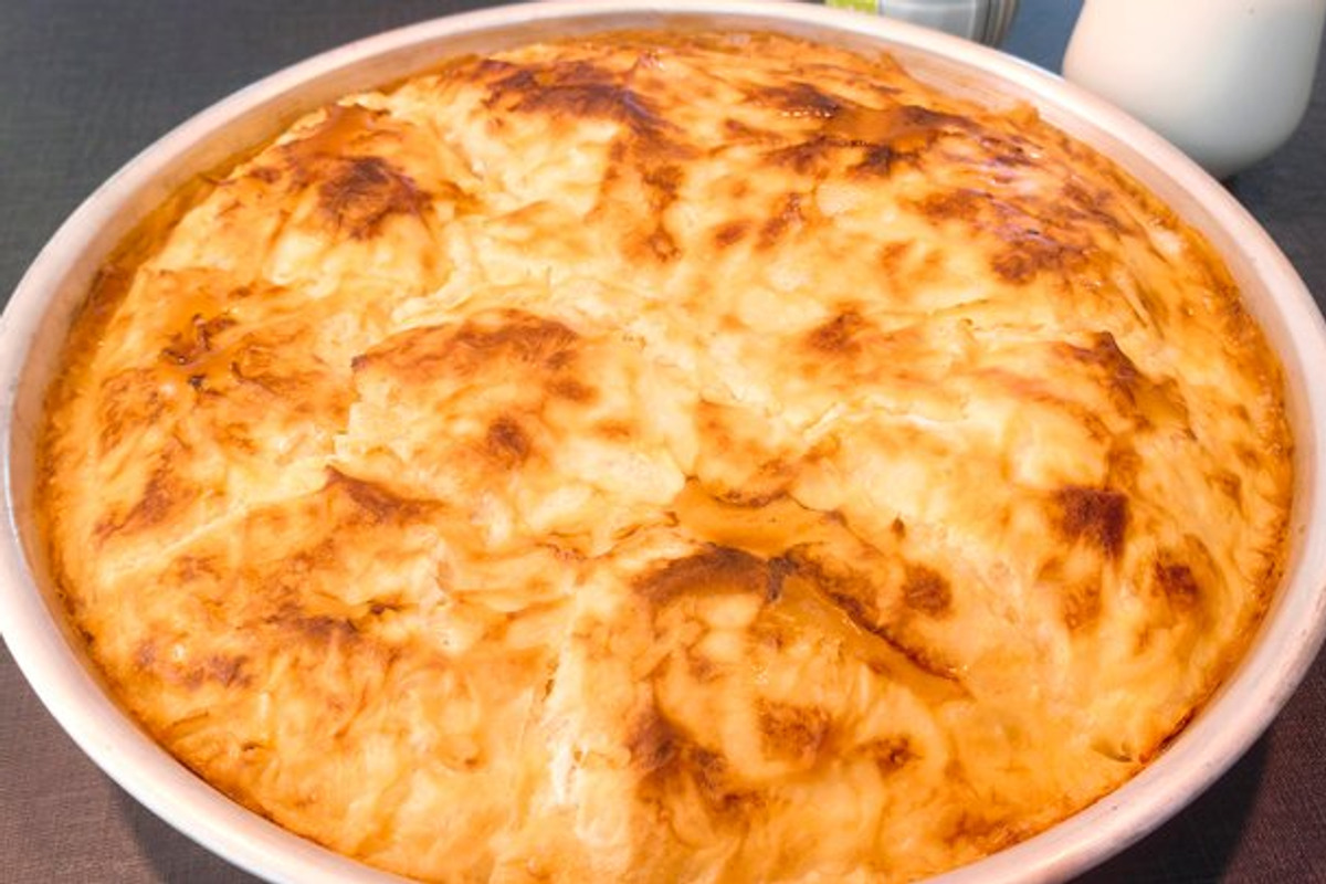 Recept za savršen domaći burek sa sirom gotov za manje od sat vremena