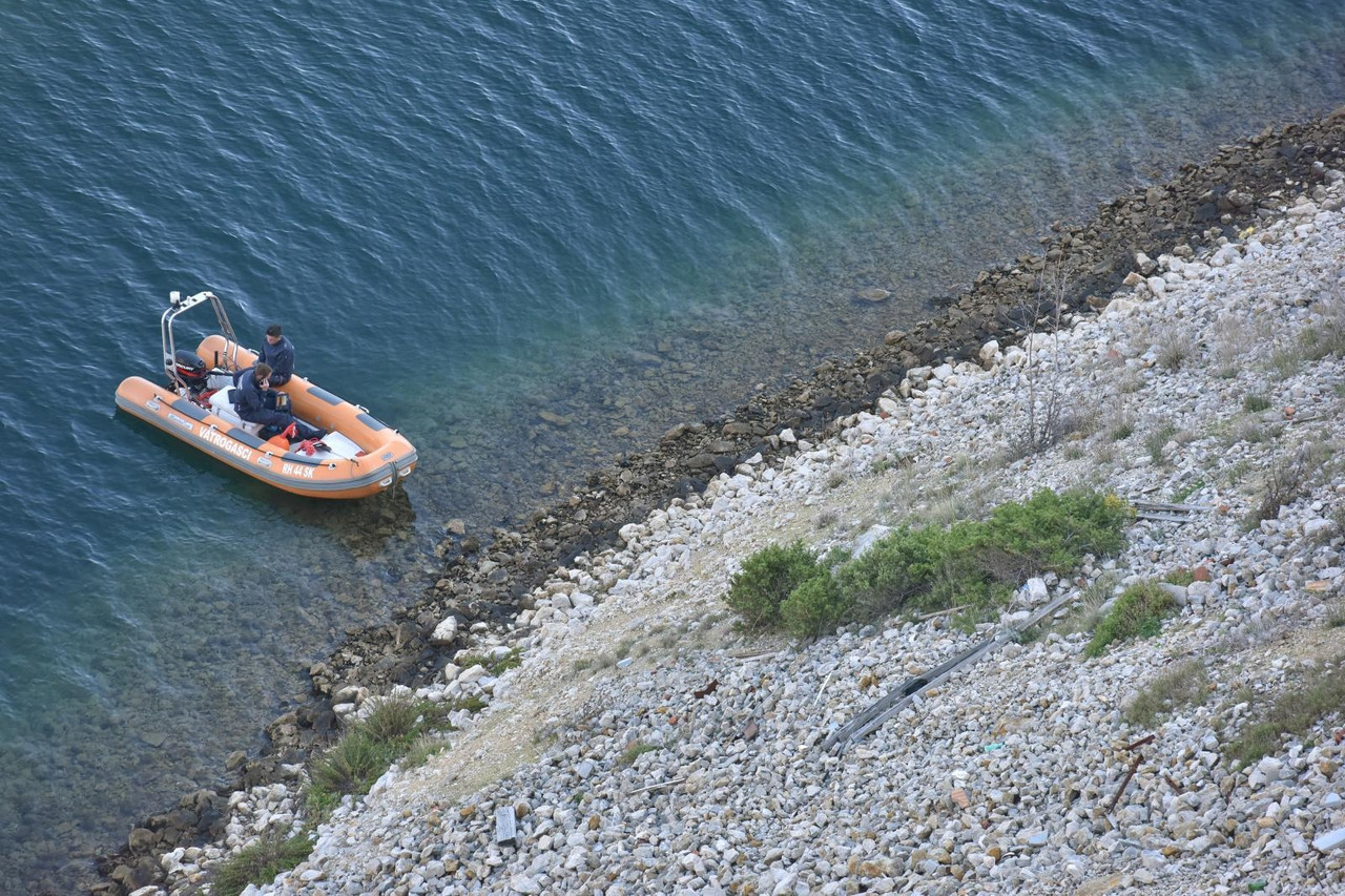 Nastavlja Se Potraga Za Tijelom Pilota Koji Se Navodno Bacio S