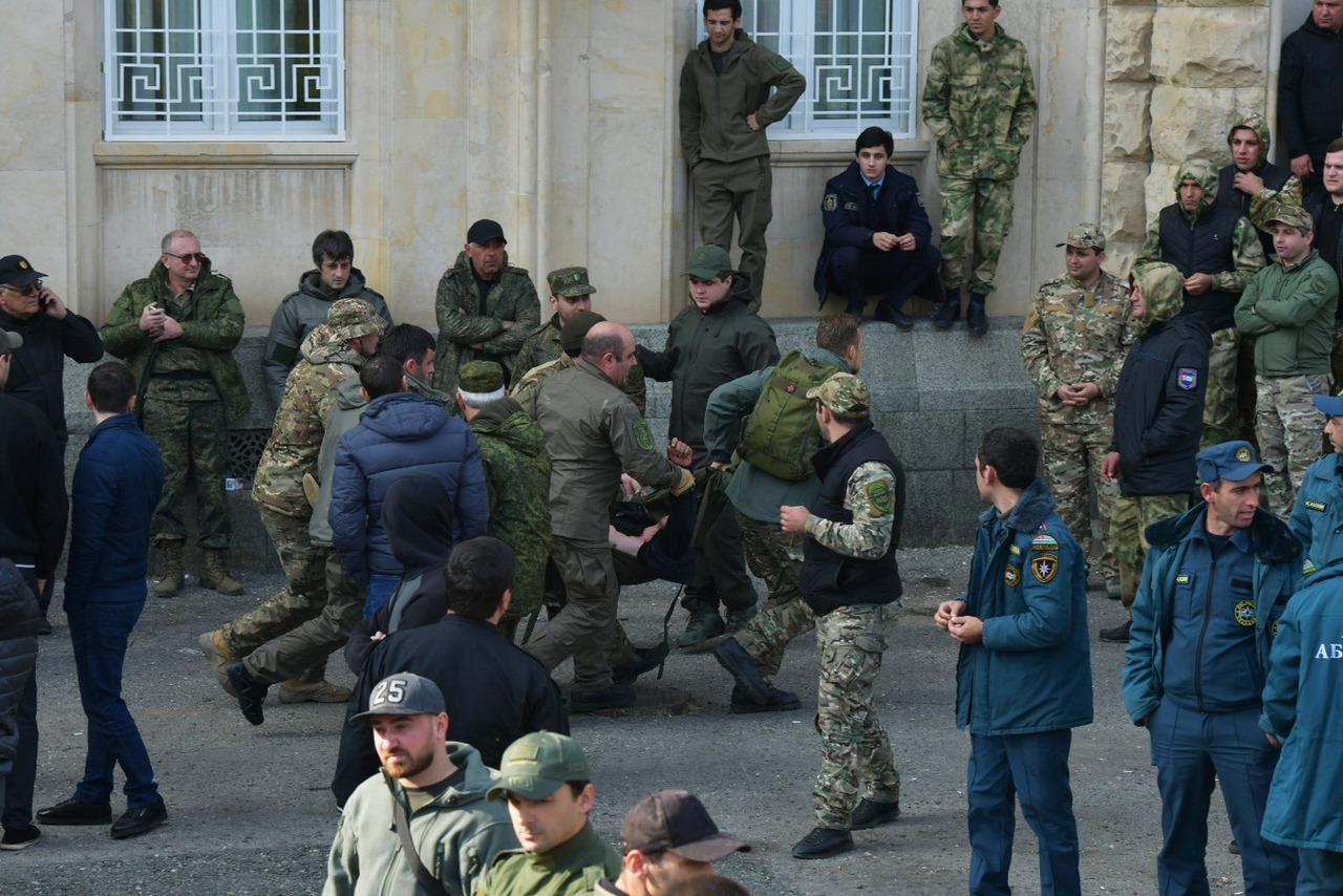 Pucnjava Ispred Parlamenta Abhazije Jedan Zastupnik Ubijen Drugi