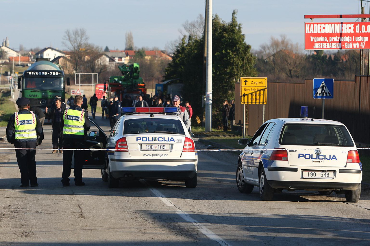 Teška prometna nesreća u Jastrebarkom Jedna osoba je poginula u