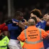 Masovna tučnjava igrača Evertona i Liverpoola na oproštaju od Goodison Parka