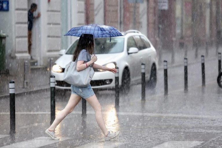 NEVRIJEME POHARALO ZAGREB: Jak Pljusak I Grmljavina Ohladili Ulice - Net.hr