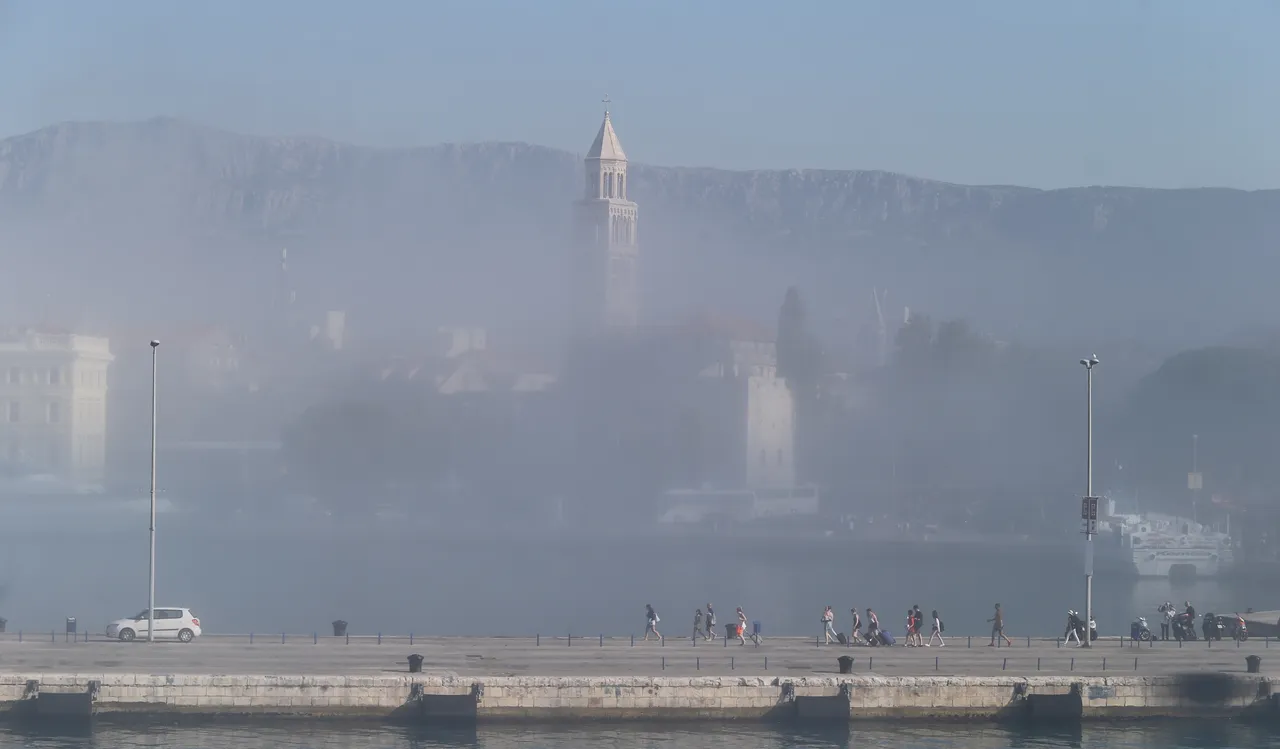 Gusta magla u Splitu