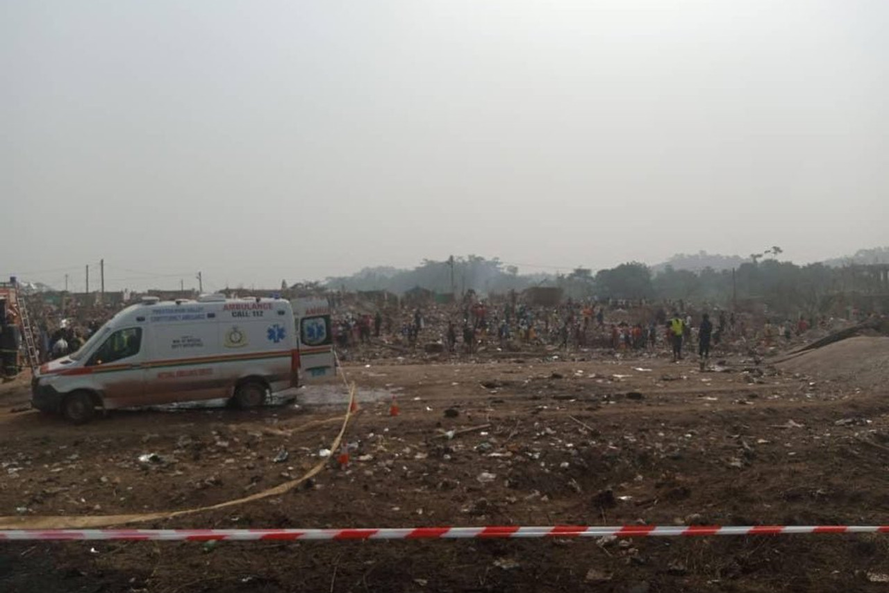 Velika Eksplozija blizu rudnika u Gani: Mrtvi se i dalje broje, a sve je počelo kada je motocikl podletio pod kamion