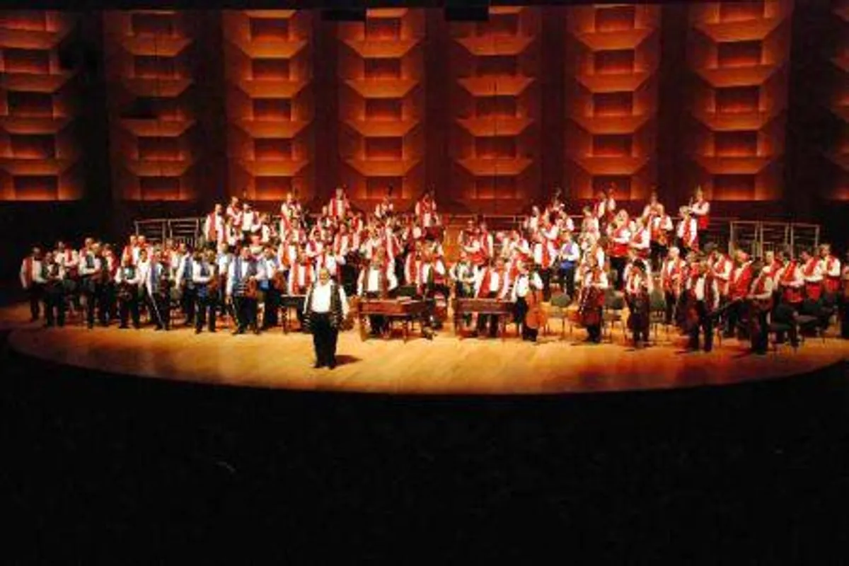 Svjetska glazbena senzacija "Rajko i 100 violina" u Varaždinu!