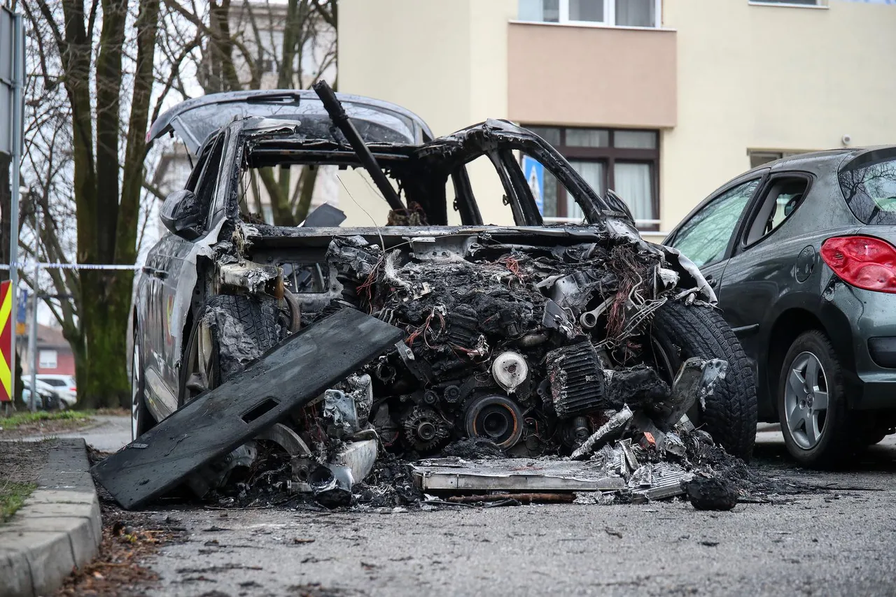 Zagreb: U Rapskoj ulici u potpunosti izgorio automobil Audi 