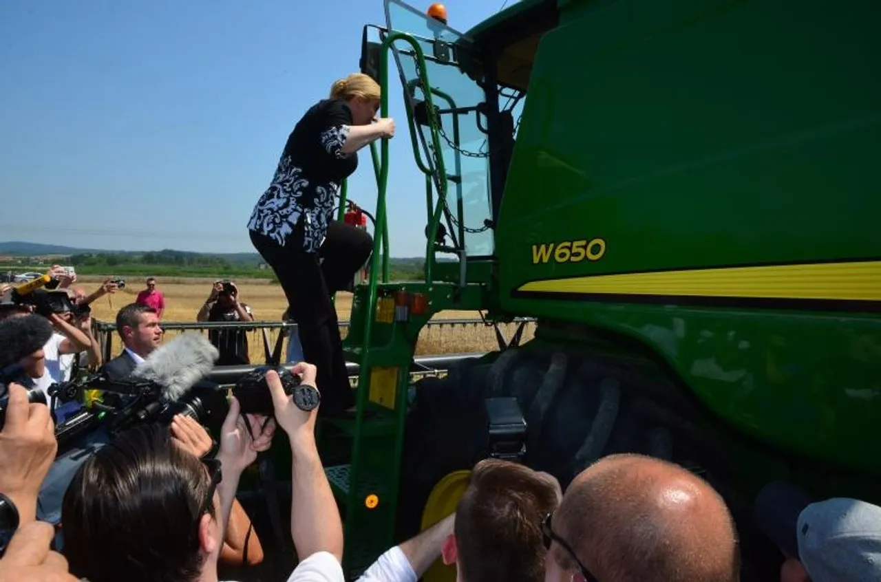 kolinda grabar kitarović kombajn