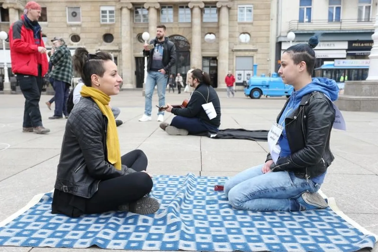 Zagreb: Građani sudjelovali u socijalnom eksperimentu gledanja u oči jednu minutu