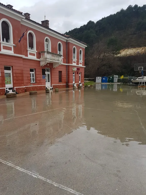 U Novigradu nisu mogli izaći na jedino biračko mjesto zbog poplave