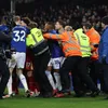 Masovna tučnjava igrača Evertona i Liverpoola na oproštaju od Goodison Parka