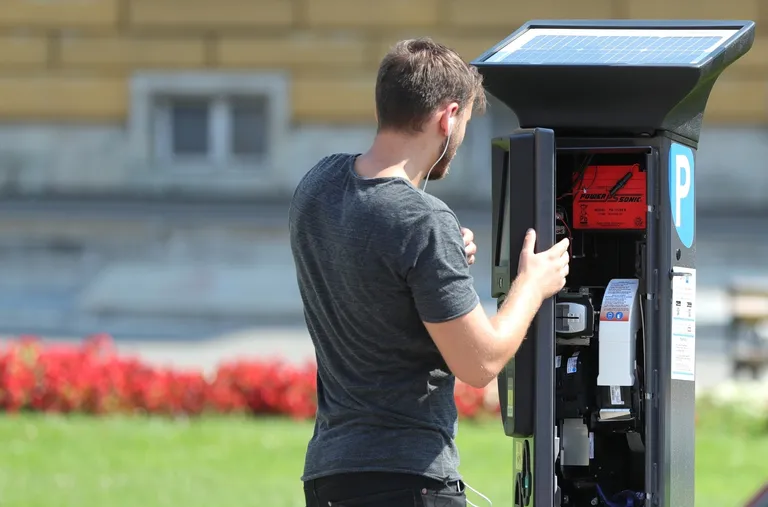 Parkiranje u Zagrebu moći će se plaćati kreditnim karticama