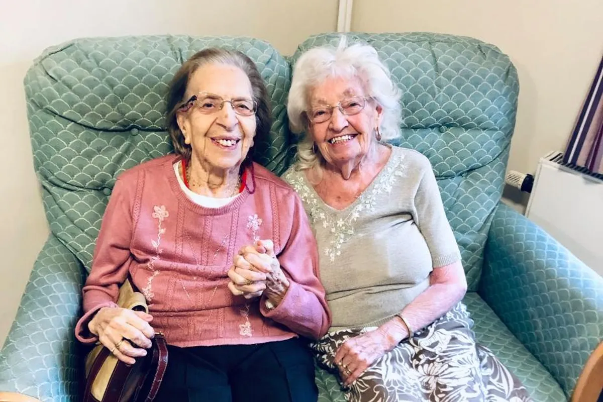 Zlatne djevojke: Nakon 78 godina prijateljstva zajedno uselile u u dom za starije