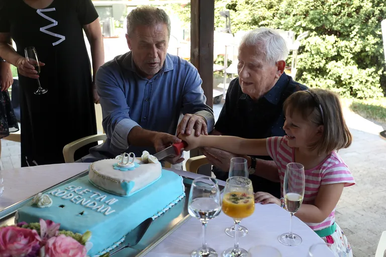 Ivan Matiega proslavio svoj 100. rođendan, stigao i gradonačelnik Bandić