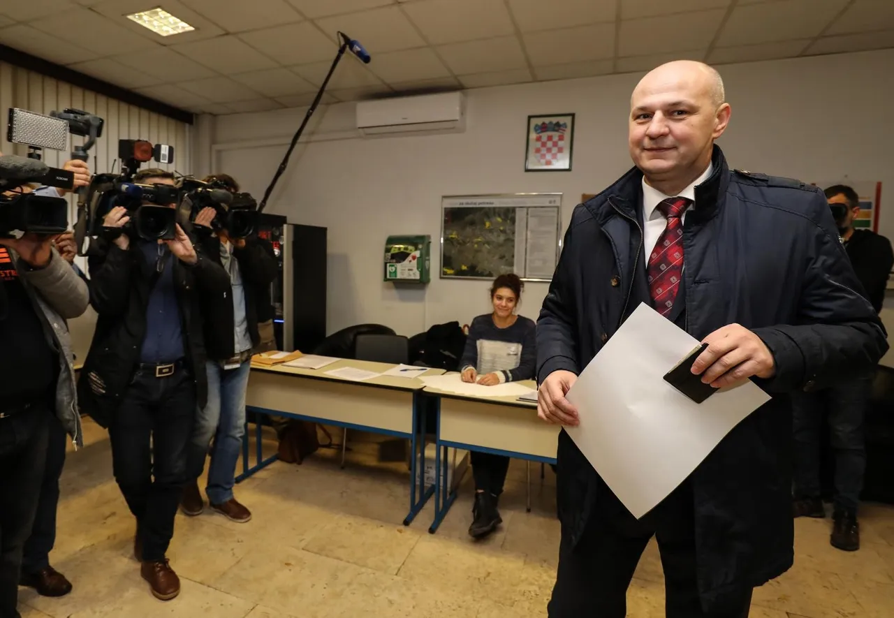 Kolakušić nakon glasovanja: 'Dan ću provesti doma s obitelji jer je ovo stresan dan'