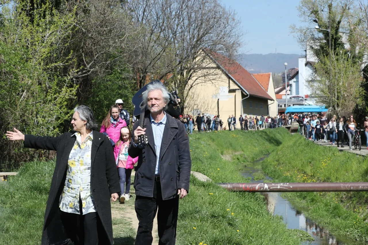 Rundek predvodio prosvjed protiv betoniranja potoka, Bandić proučio: 'Neki prosvjeduju, a neki rade'
