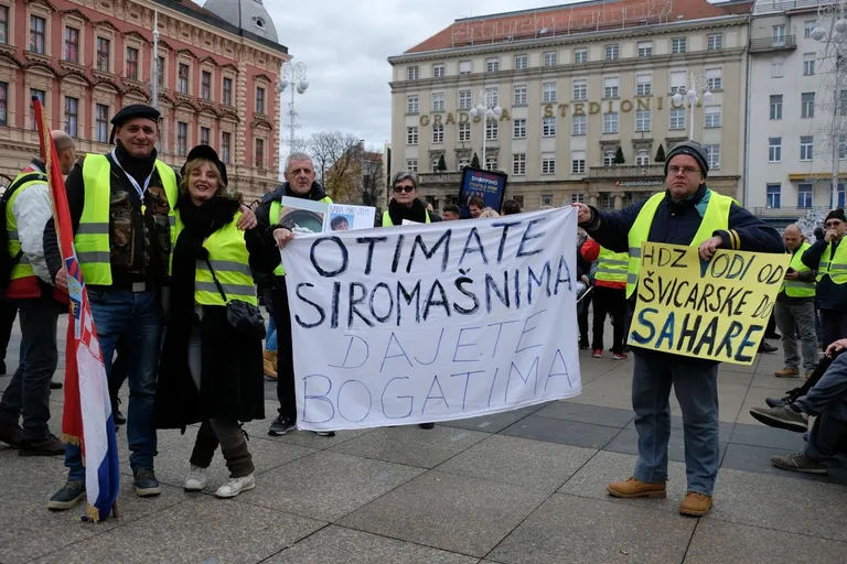 'Žuti prsluci' prosvjedovali protiv korupcije u hrvatskom pravosuđu