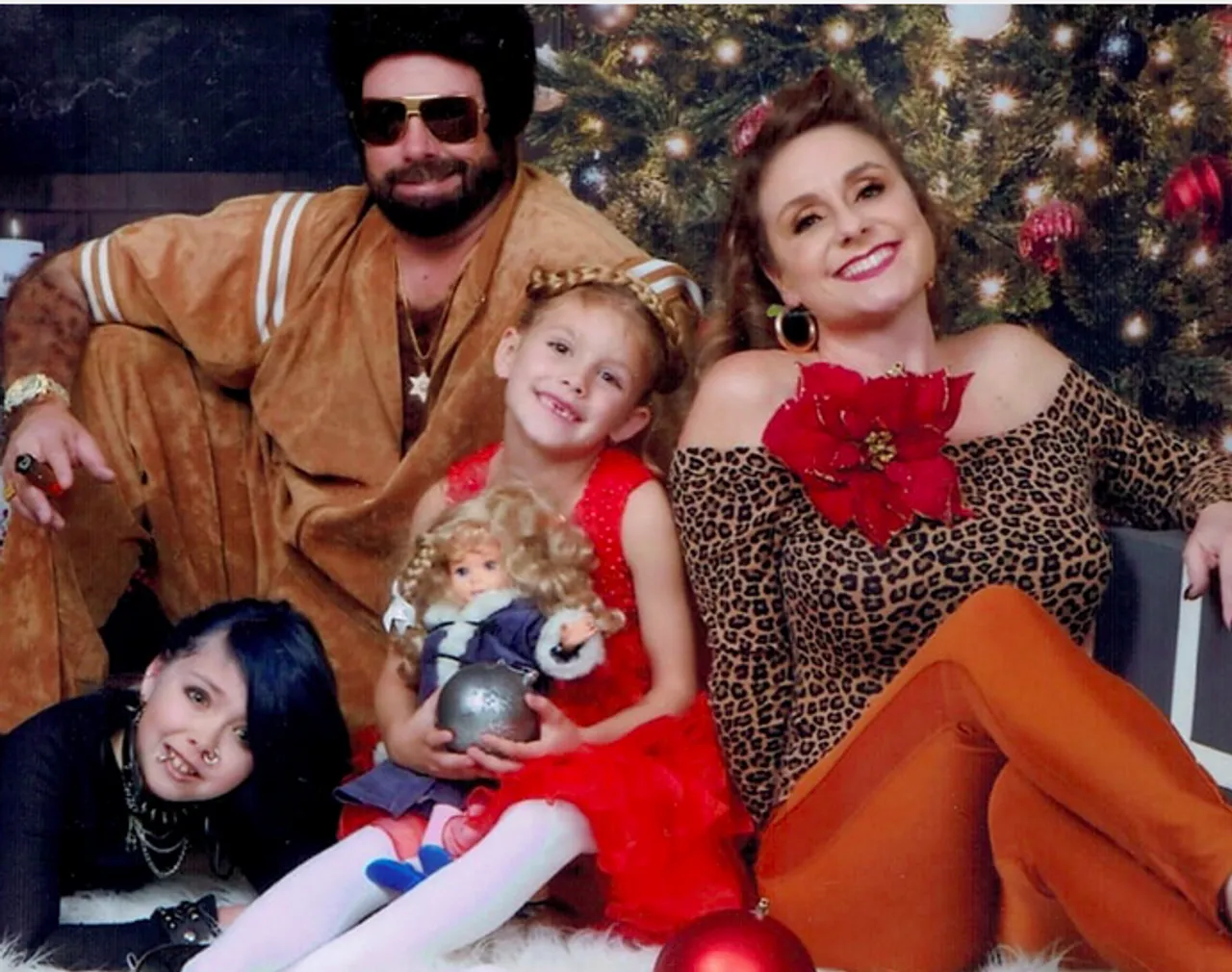 Ova obitelj svaki Božić izrađuje božićne čestitke koje su toliko loše da su zapravo smiješne!