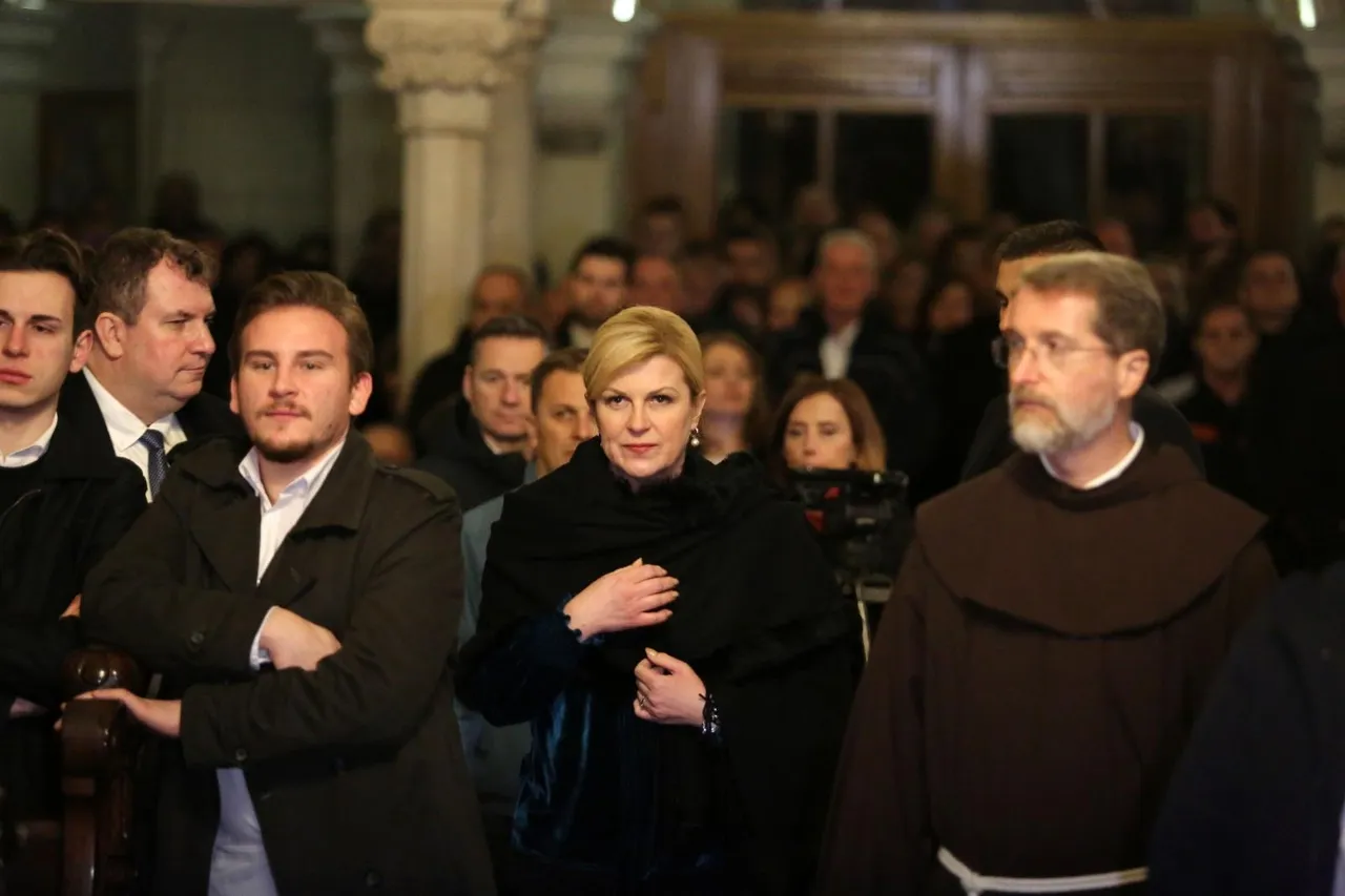 Grabar-Kitarović na misi polnoćki na Trsatu