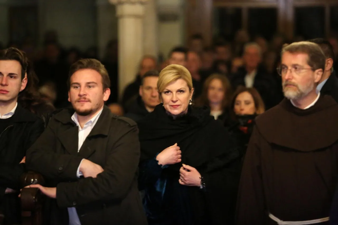 Grabar-Kitarović na misi polnoćki na Trsatu