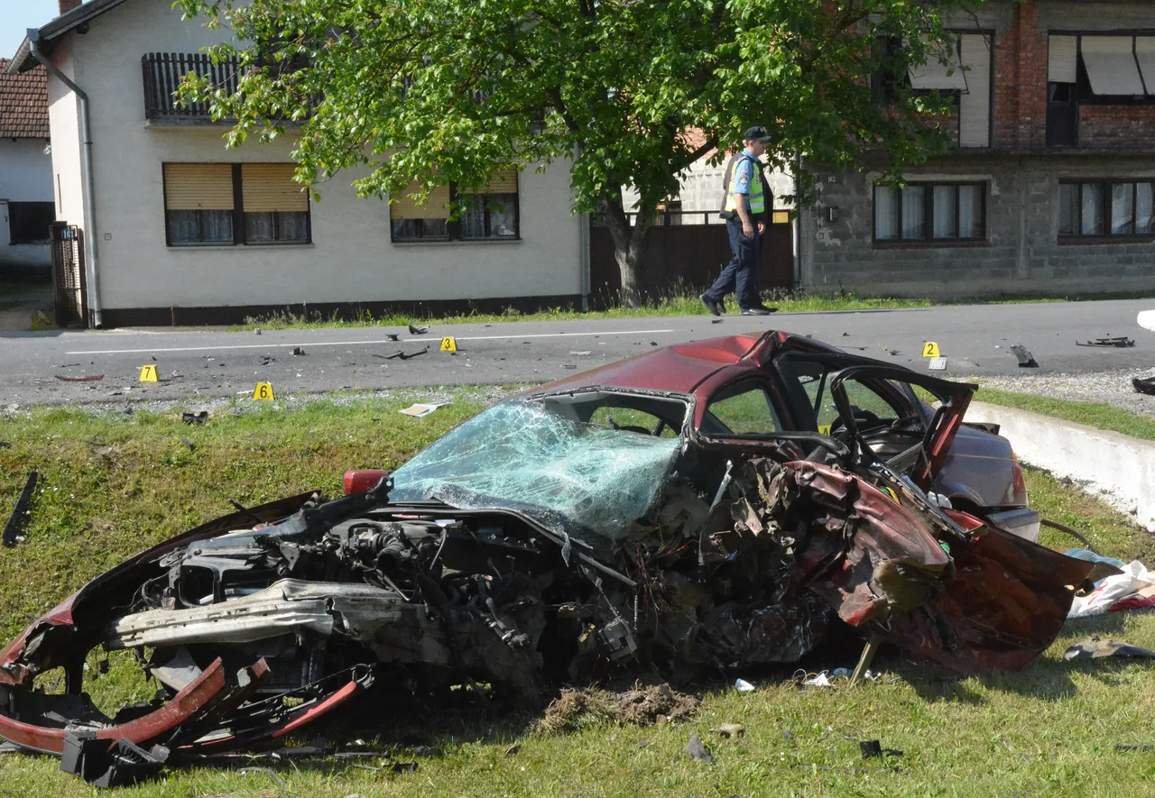 Teška prometna nesreća u Lužanima: jedna osoba poginula, a automobili potpuno smrskani