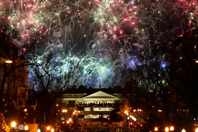 Spektakularnim vatrometom završena je proslava inauguracije Joea Bidena