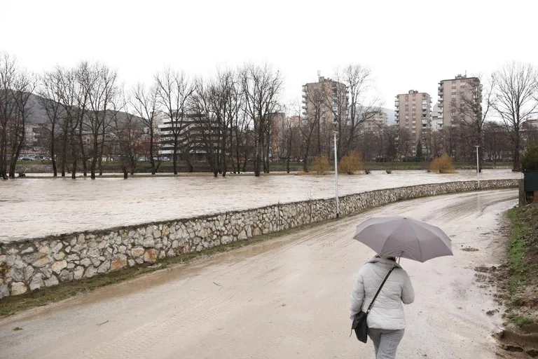 U Zenici i okolici zbog poplava proglašeno izvanredno stanje