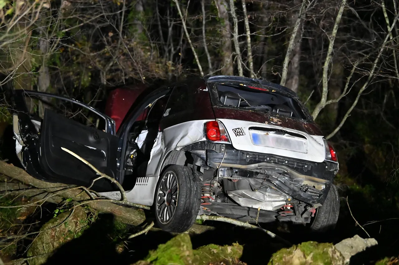 Zadvarje: Četriri osobe ozlijeđene pri sletanju automobila s ceste u provaliju 