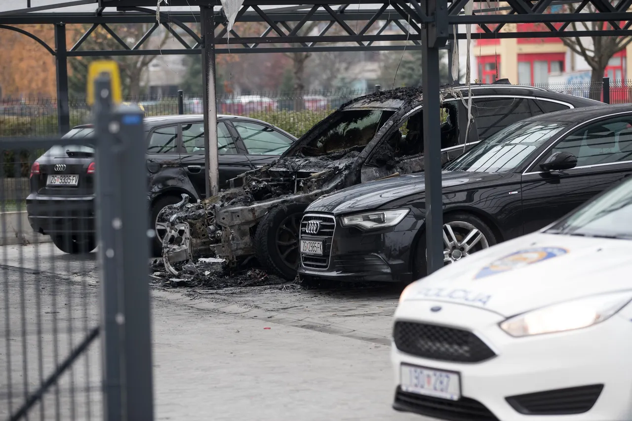 FOTO U Velikoj Gorici tijekom noći izgorio auto na parkiralištu