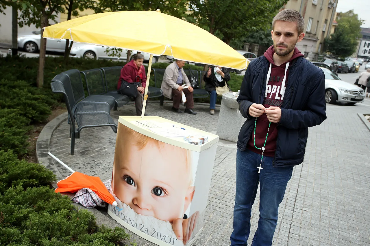 Molitvena pro life inicijativa za život započela ispred KBC Sestre milosrdnice