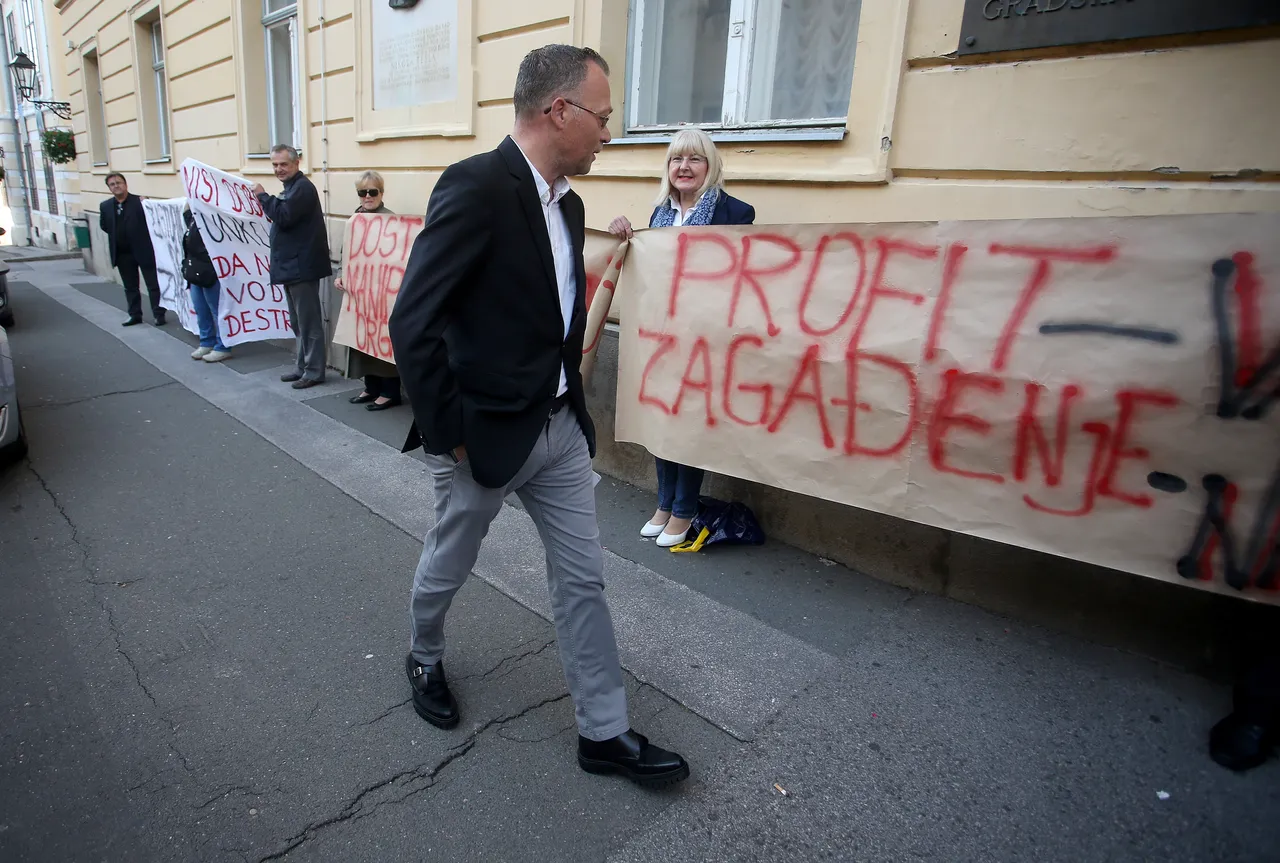 Zagreb: prosvjed ispred Gradske skupštine protiv izgradnje spalionice otpada u Resniku
