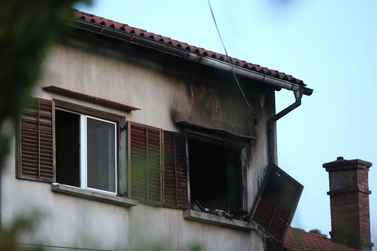 U večernjim satima buknuo požar u obiteljskoj kući u Rijeci