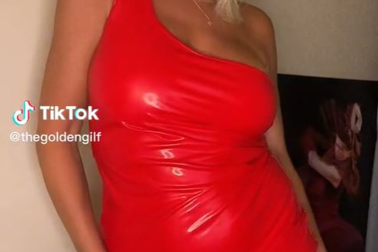 Slobodna baka traži pažnju muškaraca na TikToku u seksi opravicama: Kako  da si nabavim seksi zrelu ženu,... - Net.hr