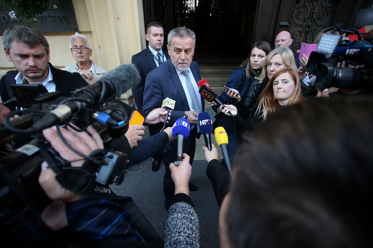 Zagreb: prosvjed ispred Gradske skupštine protiv izgradnje spalionice otpada u Resniku