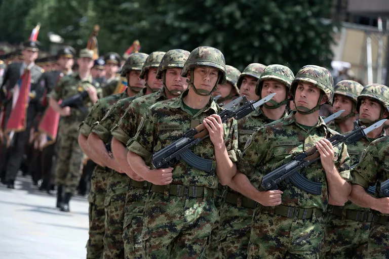 Vojnom paradom obilježen Dan pobjede nad fašizmom i Dan vojske Srbije