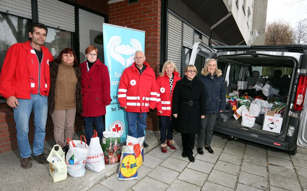 Veliko karlovačko srce: Donirali namirnice Socijalnoj samoposluzi i tako im uljepšali blagdane