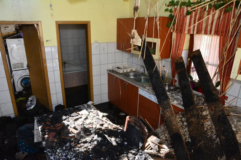Gornja Bebrina: U požaru izgorjela obiteljska kuća