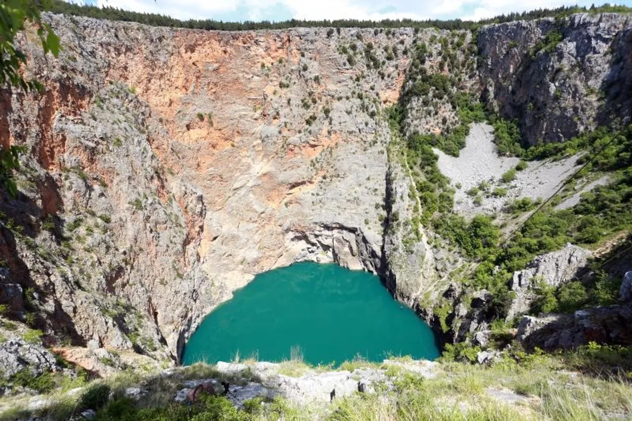 Crveno jezero