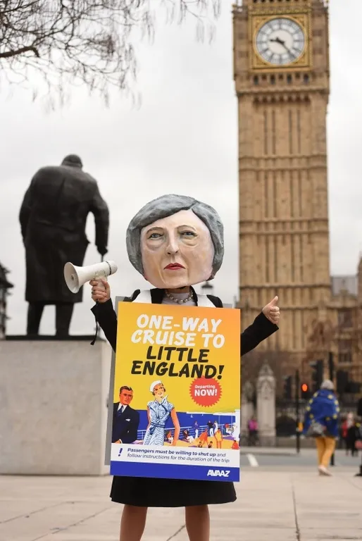 Uoči Brexita prosvjed pokrenula 'glavata Theresa May'