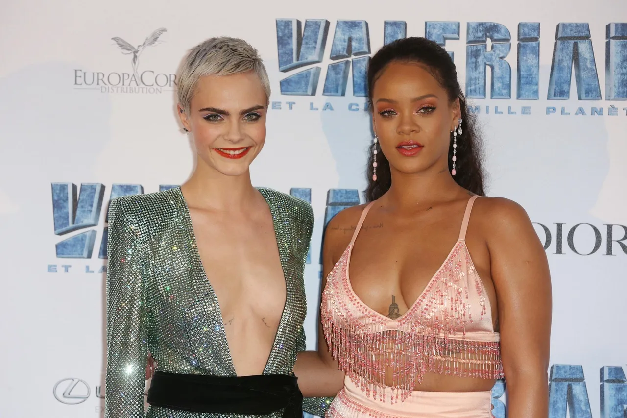 Cara Delevingne i Rihanna upoznale su se pet godina prije nego što su zajedno glumile u 'Valerianu'."Nije bitno jesmo li na različitim stranama svijeta jer kad god trebam njezin savjet, znam da ju mogu nazvati i ona će me saslušati", rekla je Cara.