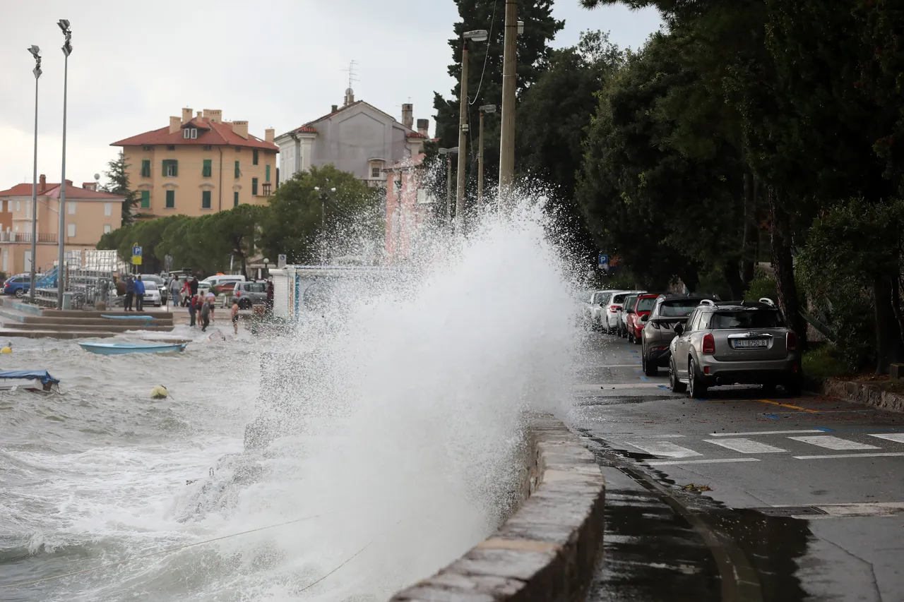 Jugo, Opatija