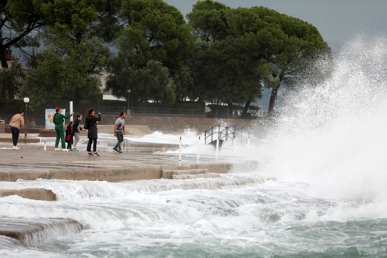 Jugo, Opatija