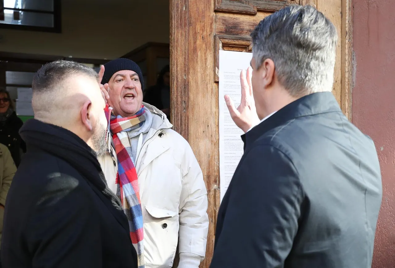 Milanović na glasovanje došao sa suprugom Sanjom: Muškarac ga opako verbalno napao ispred birališta