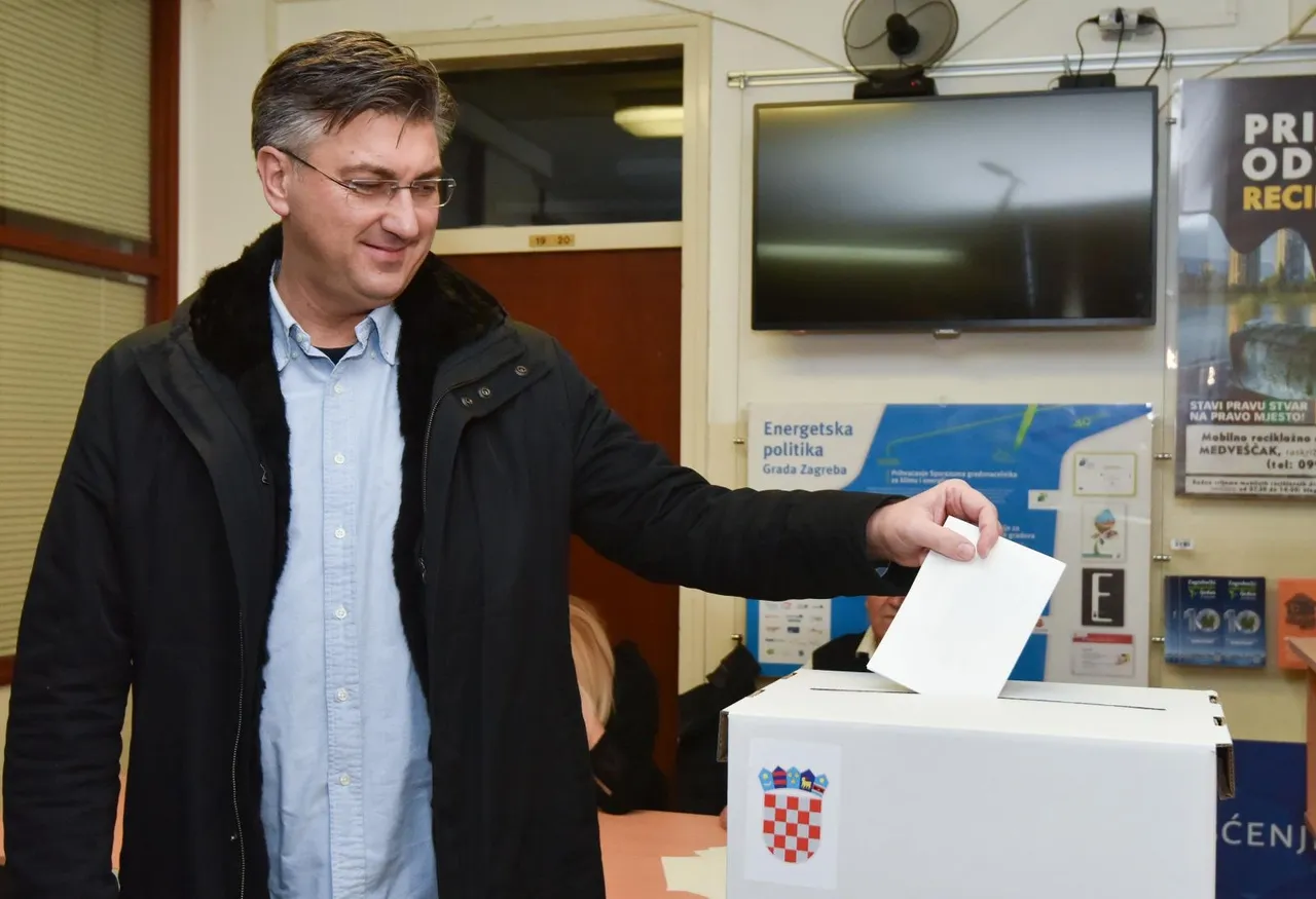 Među prvima je glasovao i premijer Andrej Plenković