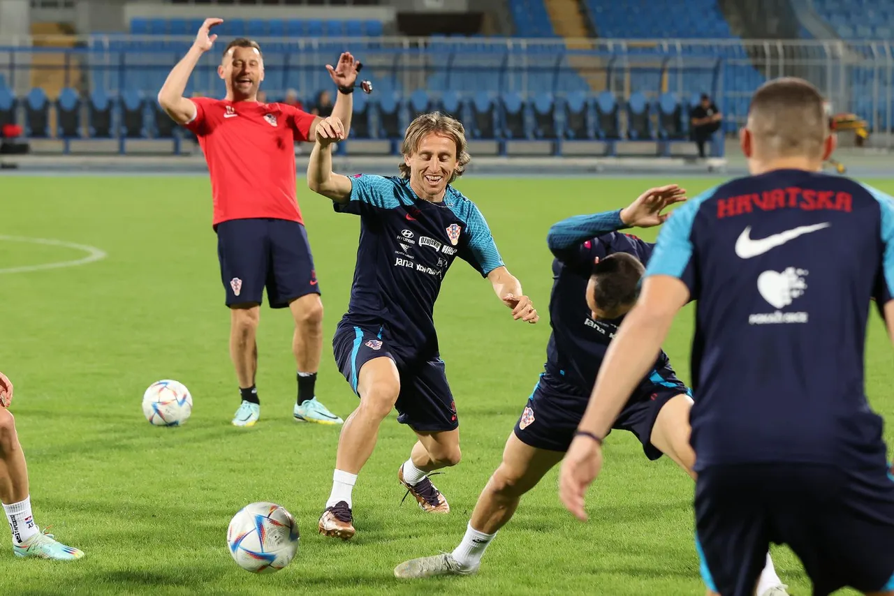 trening reprezentacije. olić, modrić