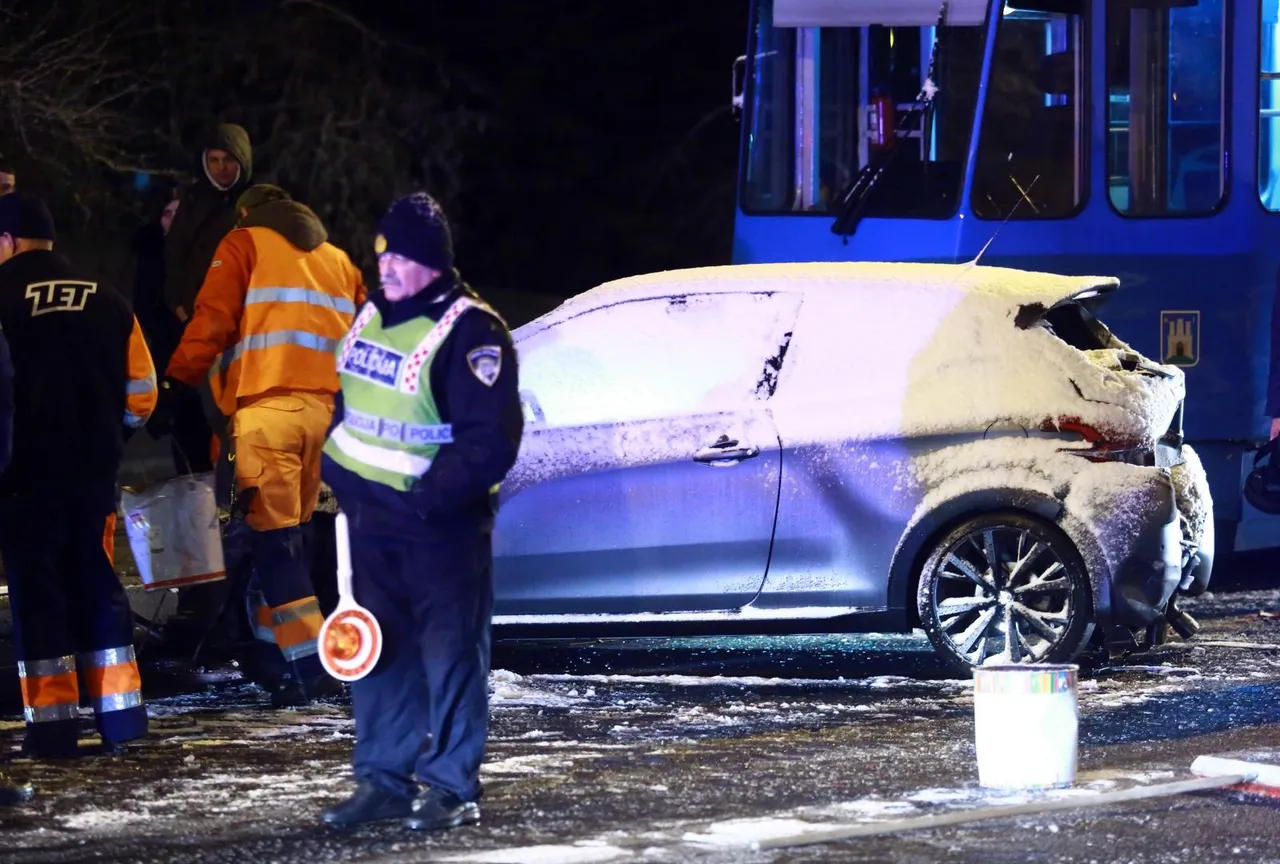 Sudarili se dva tramvaja i dva automobila kod Ravnica