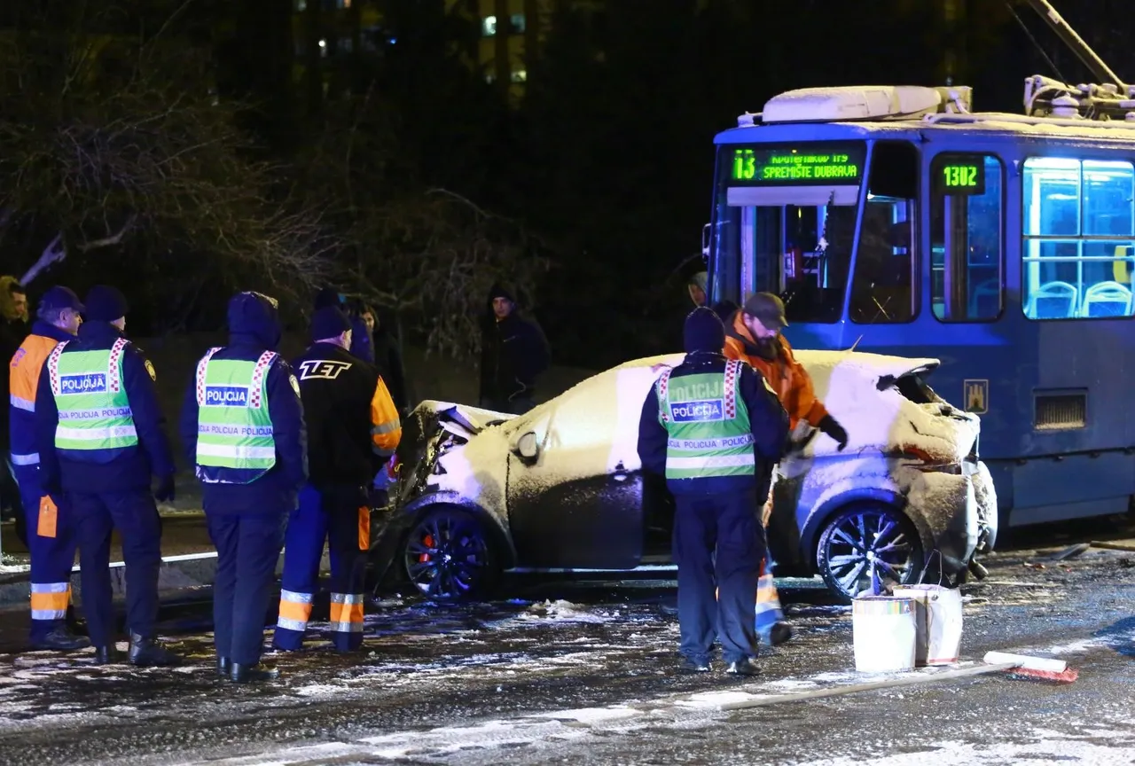 Sudarili se dva tramvaja i dva automobila kod Ravnica
