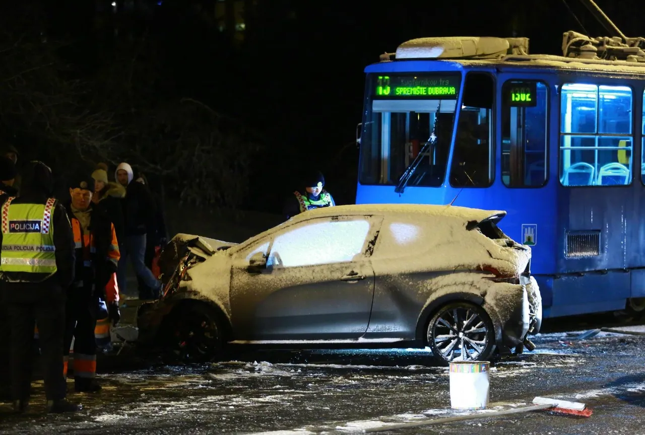 Sudarili se dva tramvaja i dva automobila kod Ravnica